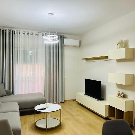 Lovely Apartment, Free Parking 地拉那 外观 照片