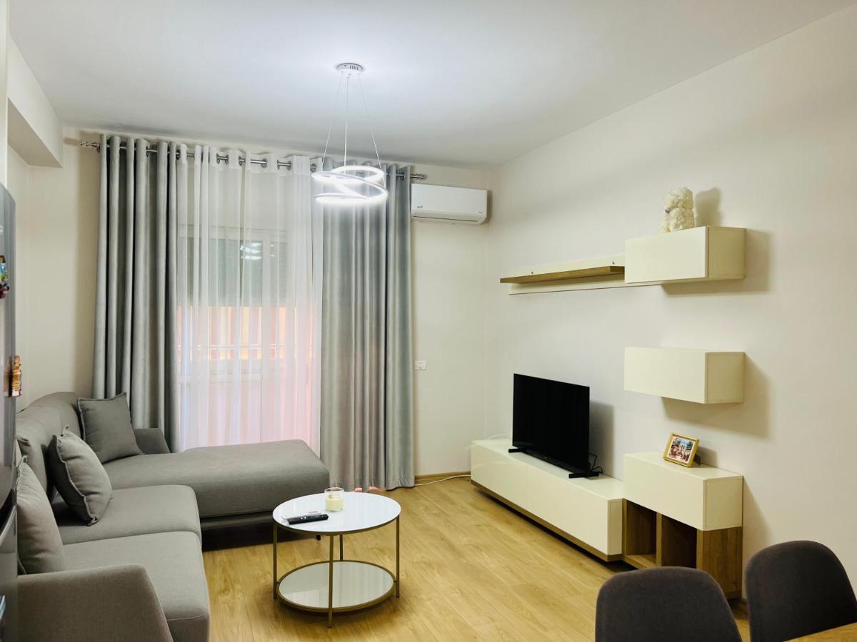Lovely Apartment, Free Parking 地拉那 外观 照片