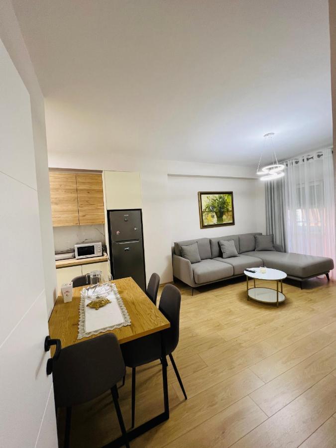 Lovely Apartment, Free Parking 地拉那 外观 照片