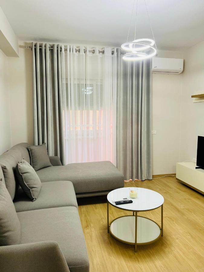 Lovely Apartment, Free Parking 地拉那 外观 照片