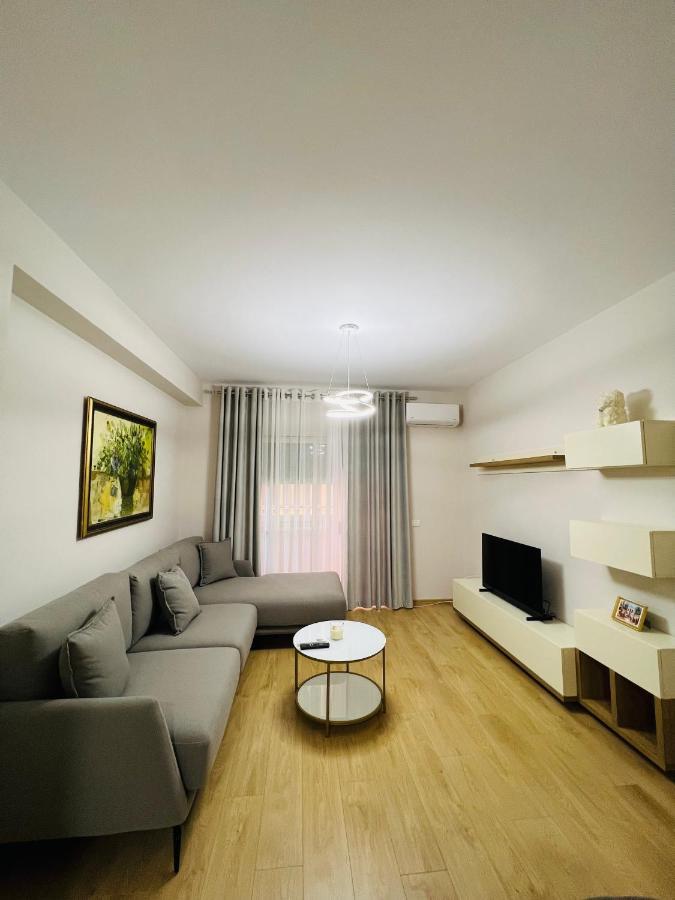 Lovely Apartment, Free Parking 地拉那 外观 照片