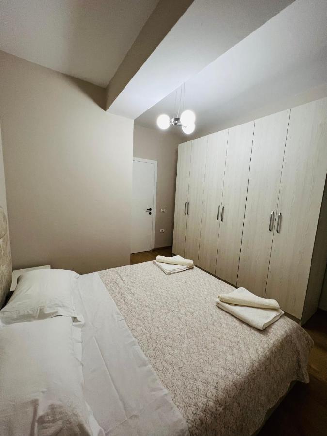Lovely Apartment, Free Parking 地拉那 外观 照片