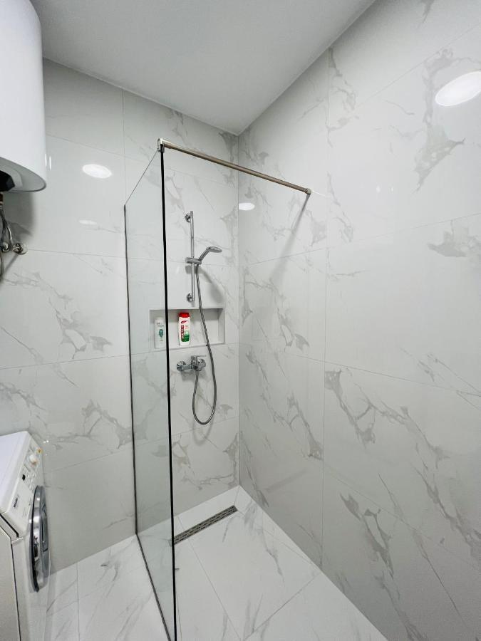 Lovely Apartment, Free Parking 地拉那 外观 照片